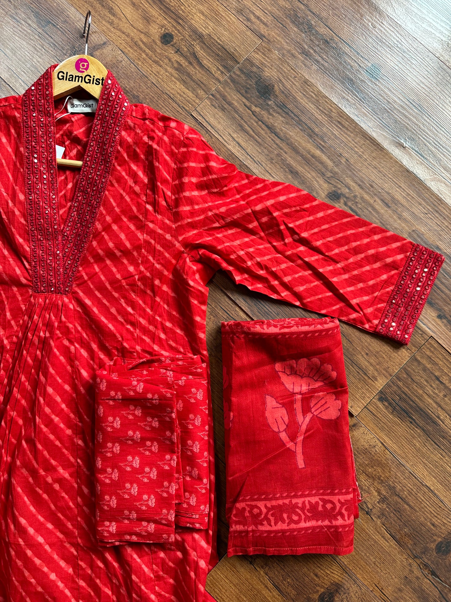 Red cotton leheriya set
