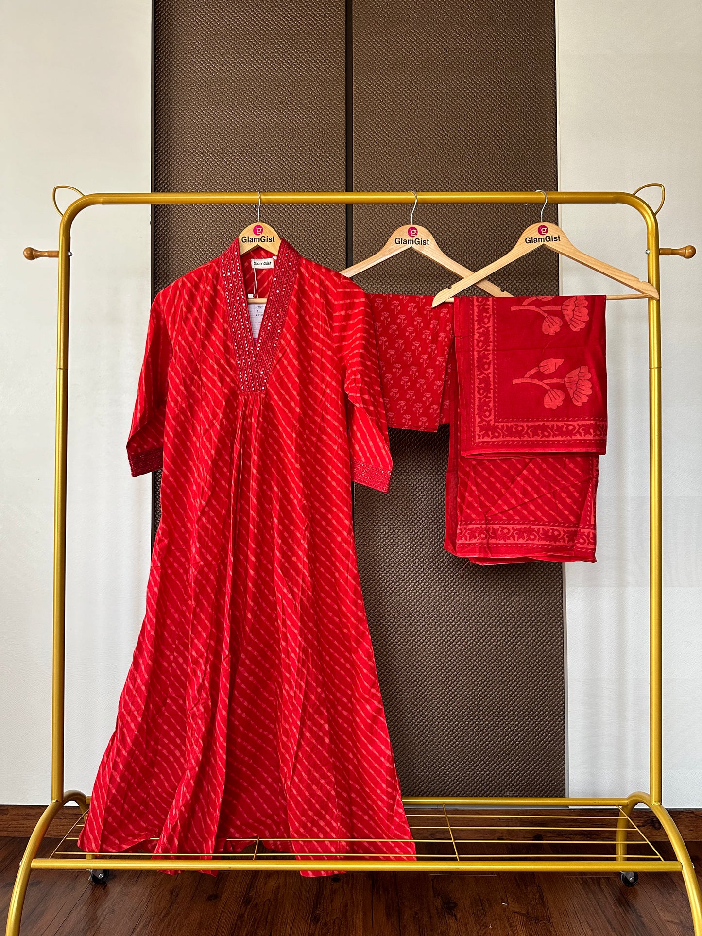 Red cotton leheriya set
