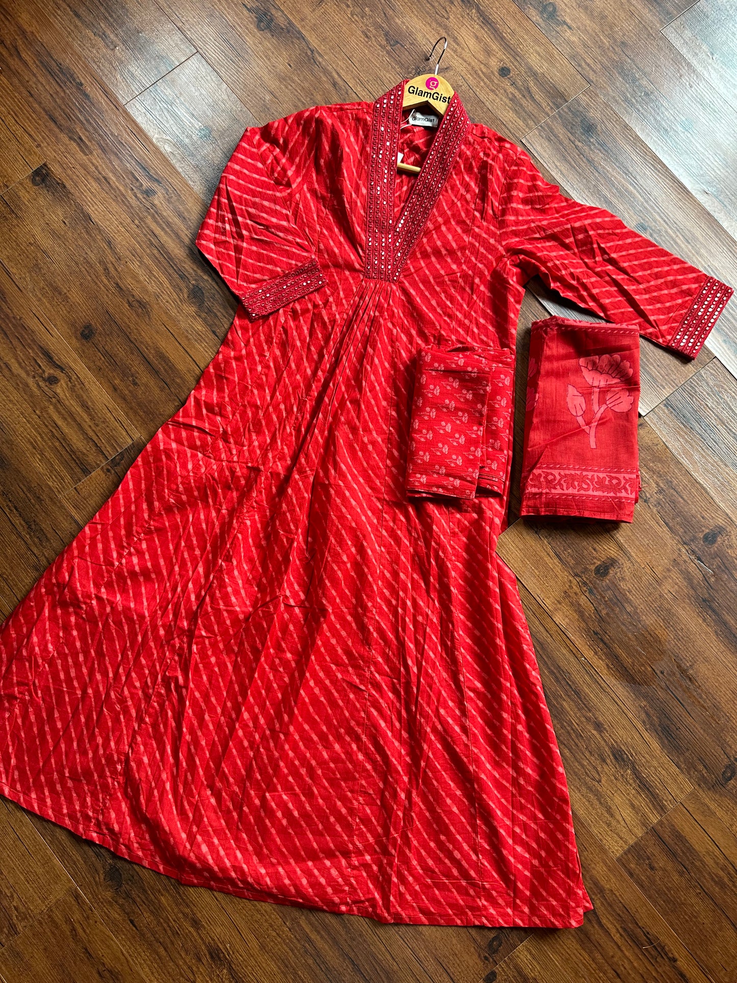 Red cotton leheriya set