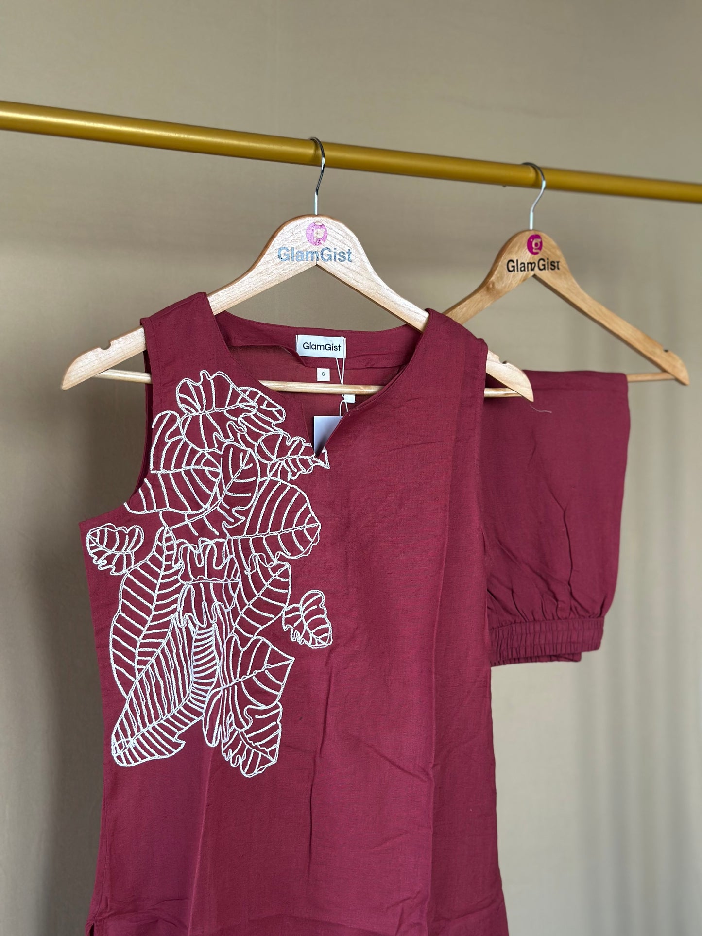 Maroon sleeveless kurta set