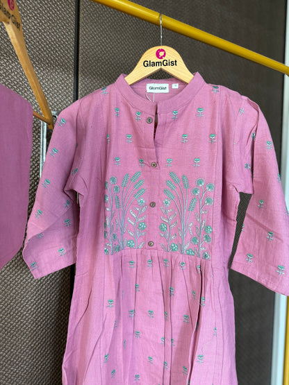 Dusty mauve embroidered Kurti pant set with teal embroidery
