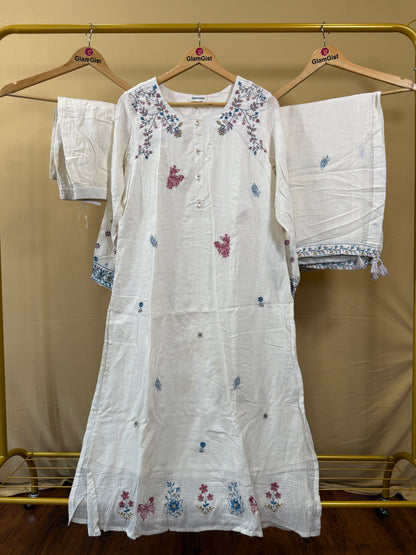Ivory floral embroidered kurta set