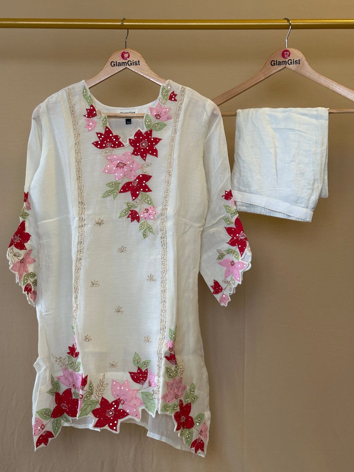 Ivory Mul Chanderi coord featuring appliqué work