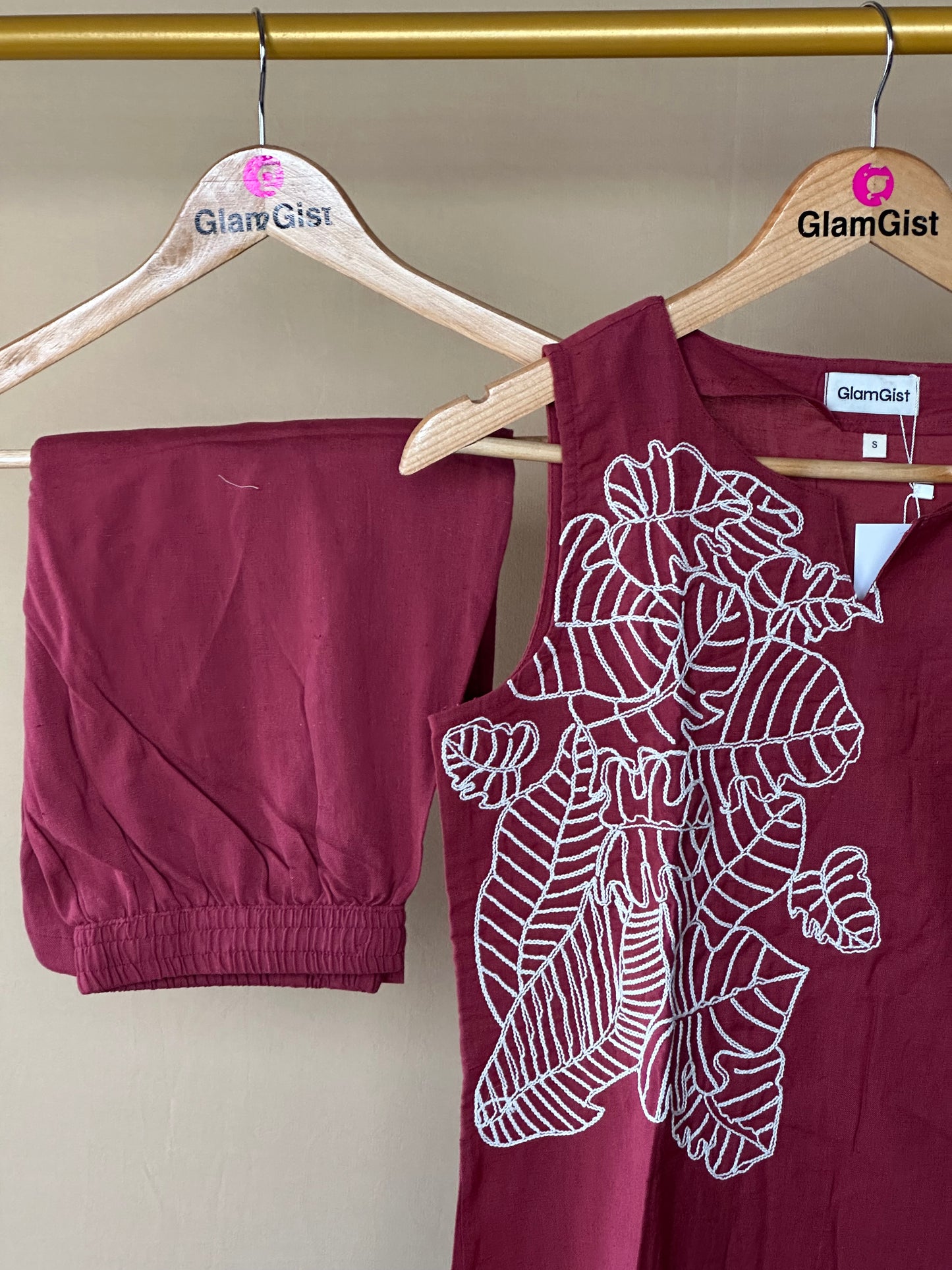 Maroon sleeveless kurta set